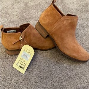 toms deia suede ankle bootie
